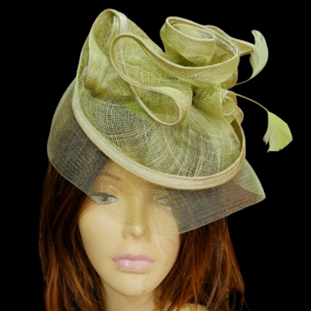 MOSS‎ GREEN FASCINATOR  RUFFLE HEADBAND HAT DERBY CHURCH TEA FASCINATOR